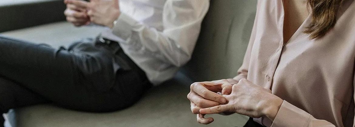 장거리 결혼이 남긴 소통과 외로움